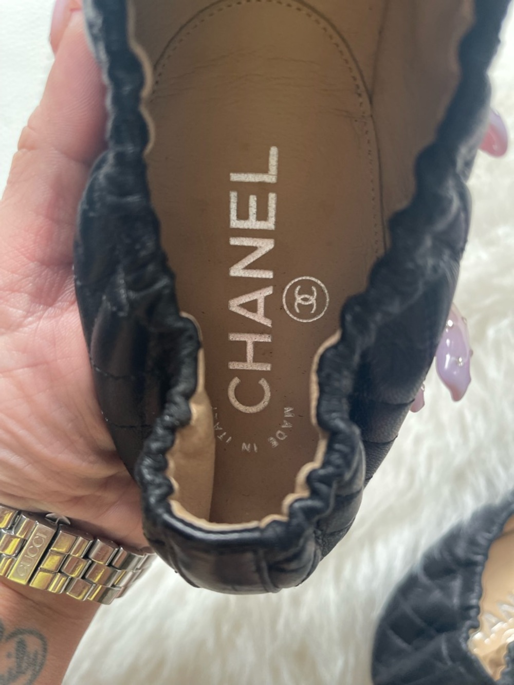 CHANEL Black authentic leather Flats with Hot Pink Camellia Appliqué - Picture 6 of 11